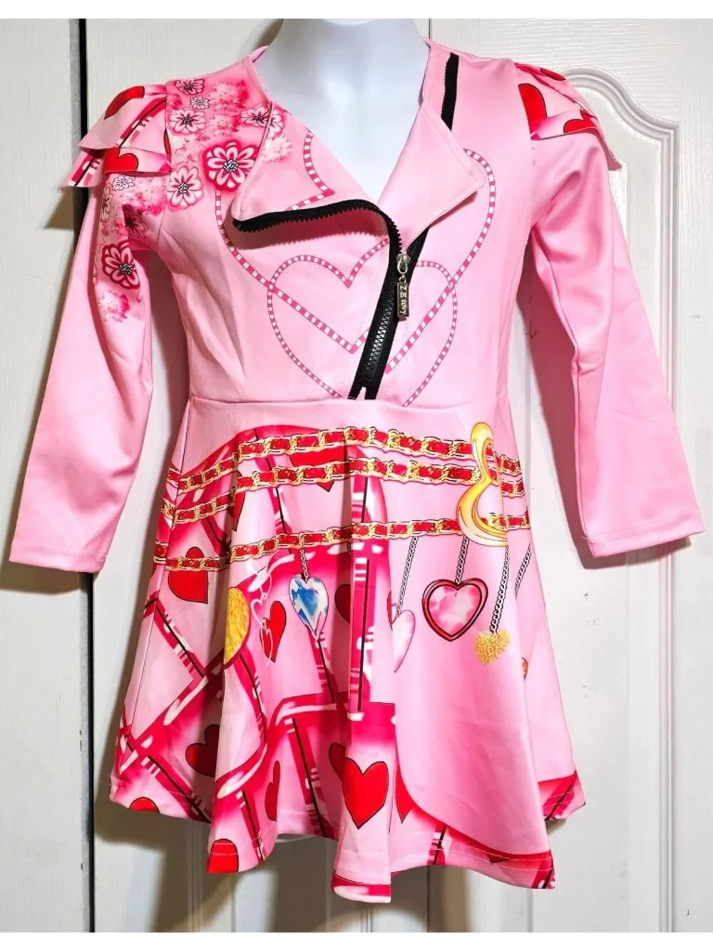 Descendants The Rise of Red Bridge Costume Girls 5-6 Pink Dress Queen of Hearts